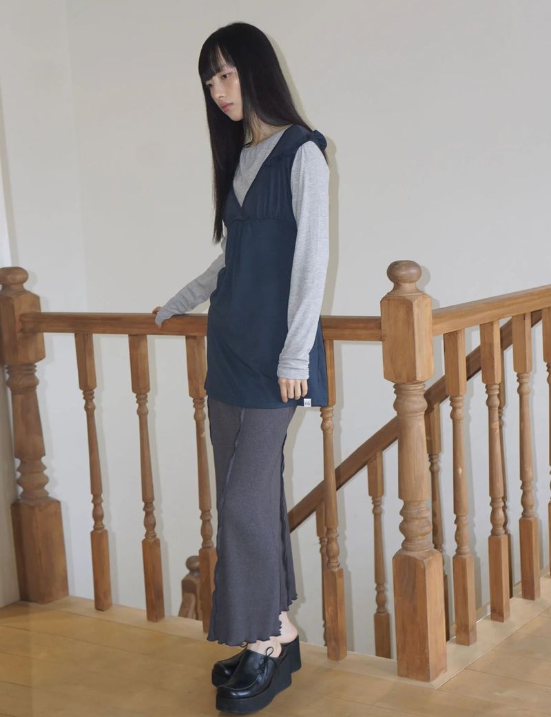 UGLYSHADOW（アグリーシャドウ）の「RUFFLE TIE TOP(NAVY)（Tops）」