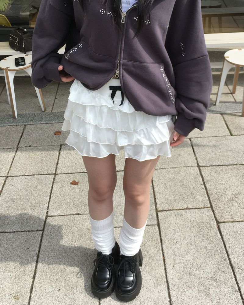 kyoive(コイブ)の「White frill cancan shorts(Skirts)」