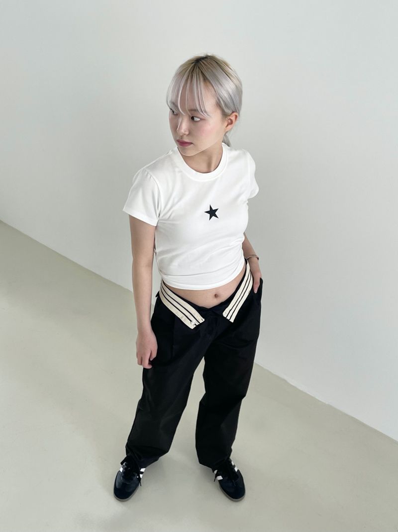 Waist point two tuck slacks