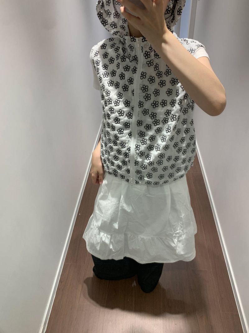 Milky Flower Hoodie Jumper (2color)