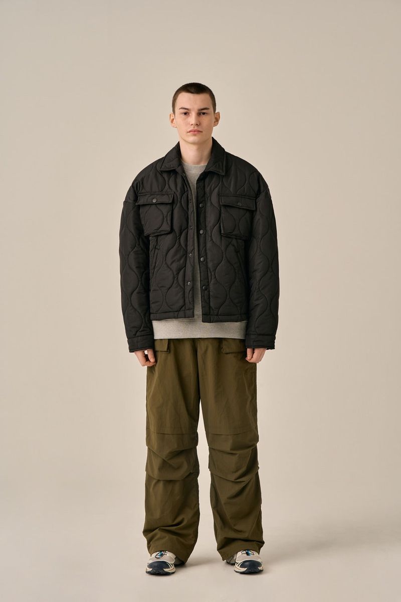 GUBIN（グビン）の「VOLUME POCKET PINTUCK PANTS - KHAKI（Pants）」