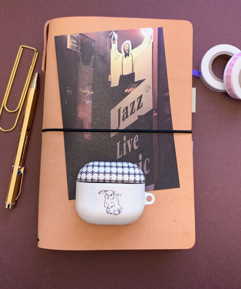 Mon Lapin Air Pods Case