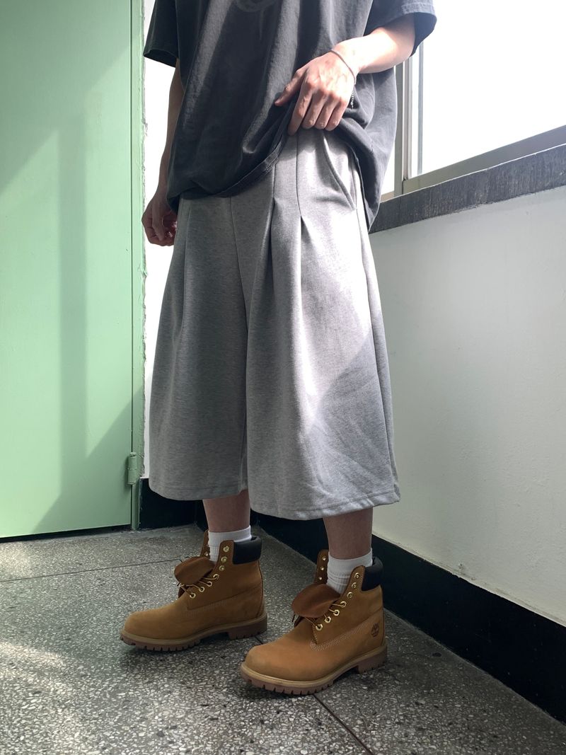 WHAT A LOOK（ワット ア ルック）の「ダブルピンタックバミューダショーツ (7/10 レングス)（パンツ）」