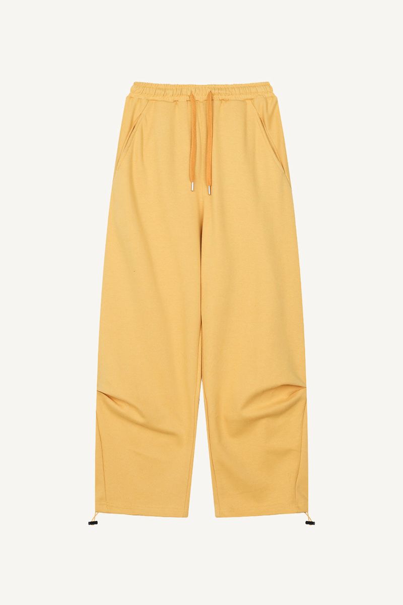 Round curve sweatpants