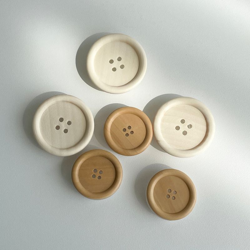 WOODEN BUTTON SMART TOK