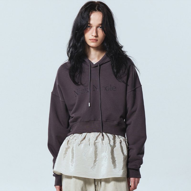 NICK&NICOLE（ニック＆ニコール）の「NICOLE LOGO CROP HOODY_CHARCOAL（Tops）」