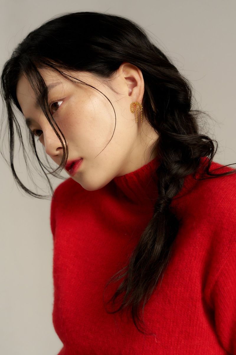 holi short ribbon earring - gold