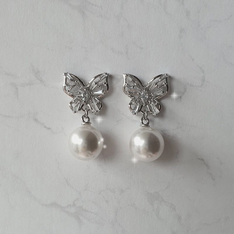 aimelbie（アイメルビー）の「バタフライアンドパールピアス - Silver Color（アクセサリー）」