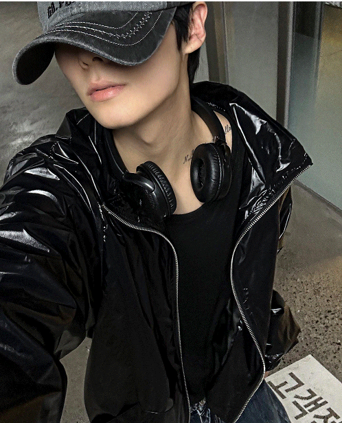 COSYHARU(コシハル)の「Two Way Glossy Windbreaker(Jackets/Outerwear)」