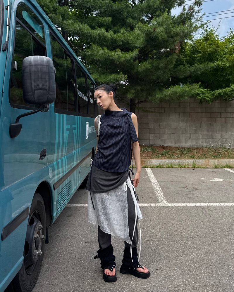CHECK SLEEVELESS SHIRT