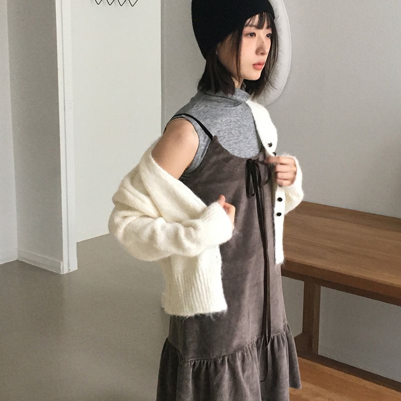 WONDER WONDER（ワンダーワンダー）の「Kume Velvet Ribbon Frill Mini Dress（Dresses）」