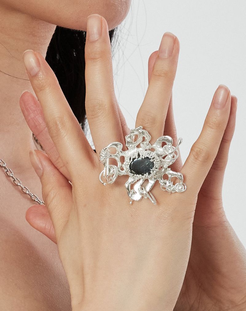 SYLK（エスワイエルケー）の「アヌヘアリング（アクセサリー）」