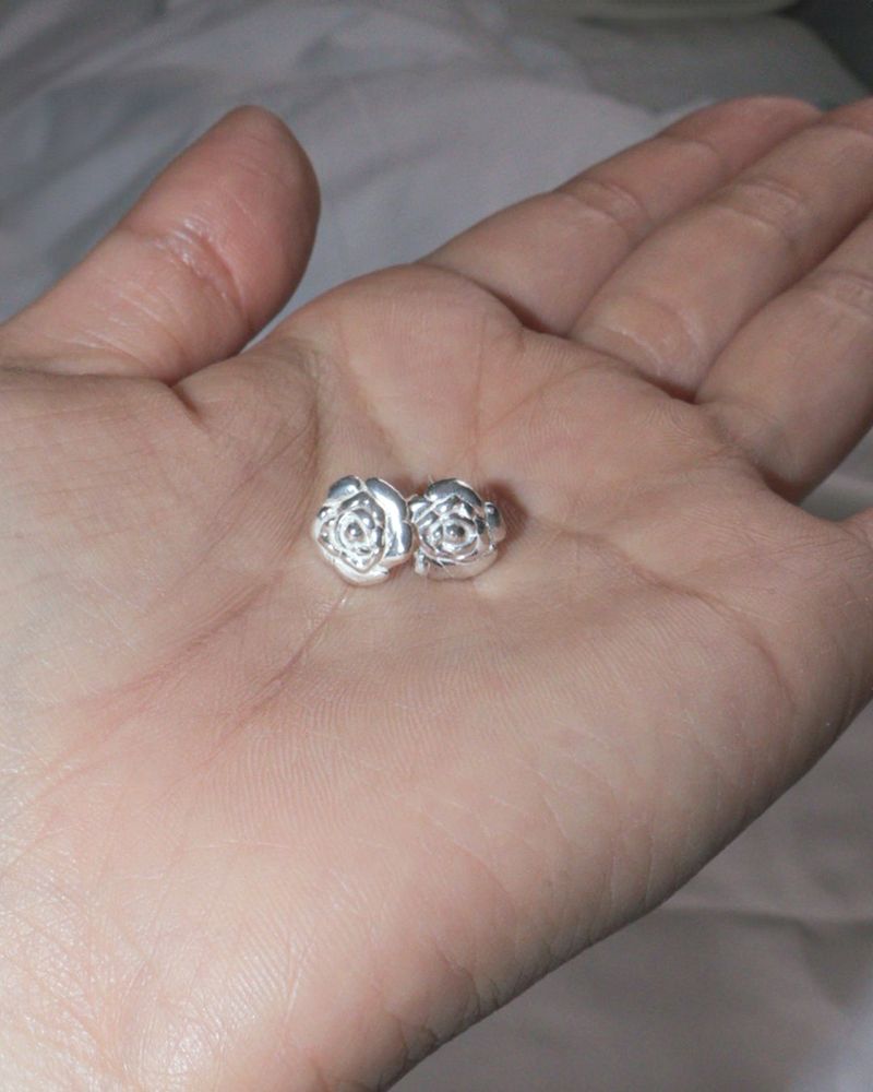 [MADE] lovely rose. rose stud earring (2pcs)
