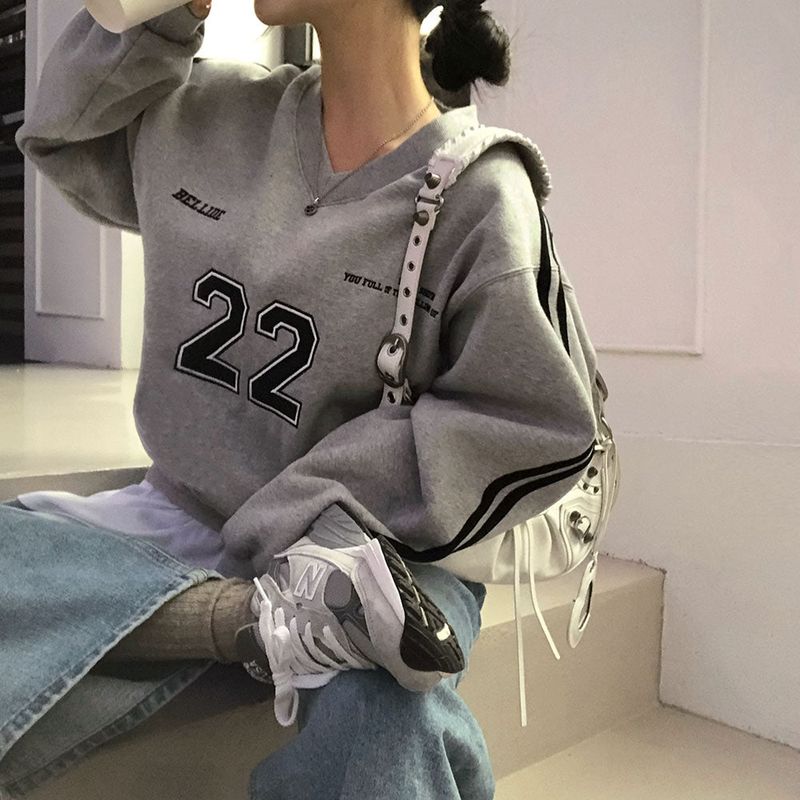 [BELLIDE MADE] Second track V-neck Oversized fit sweatshirt