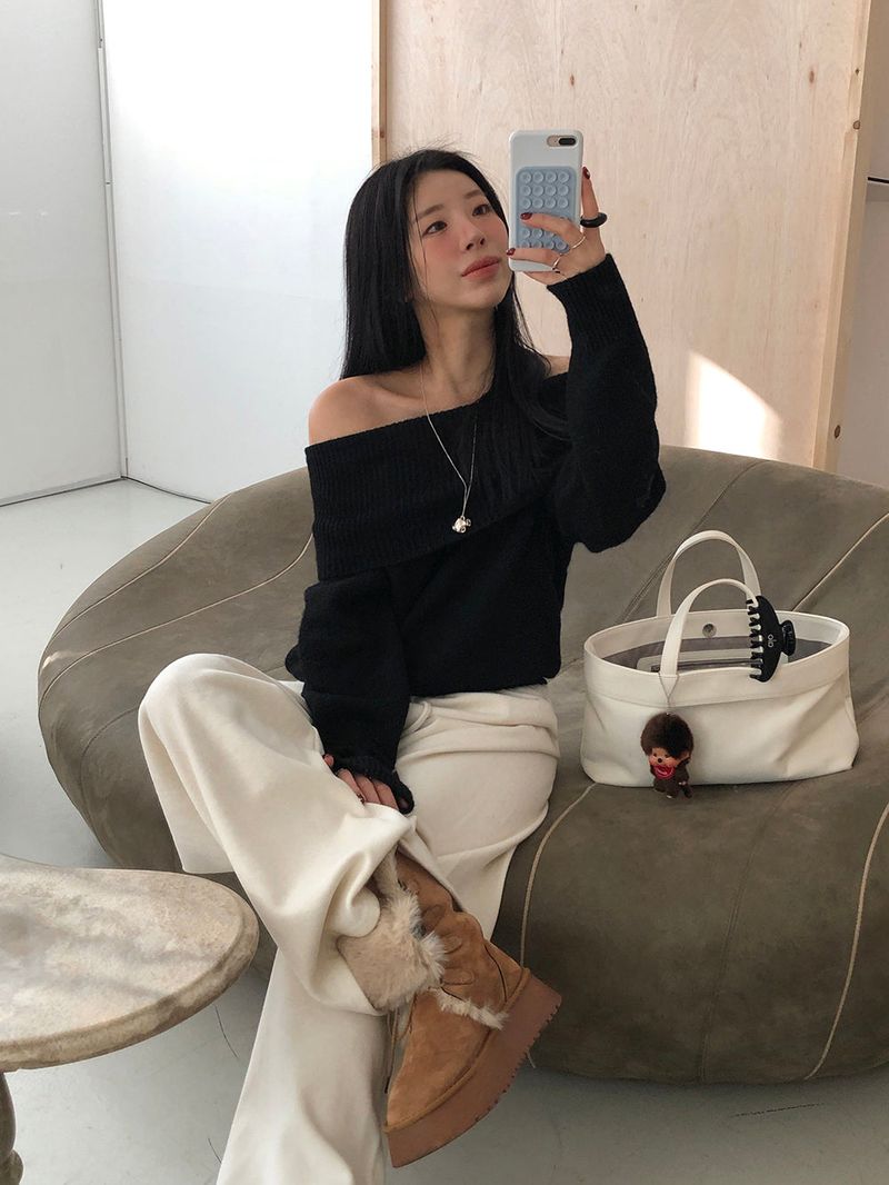 [MADE] Endelin Wool Off-Shoulder Knit