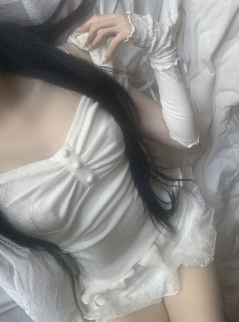 ベラ シャーリング レース スカート(white)