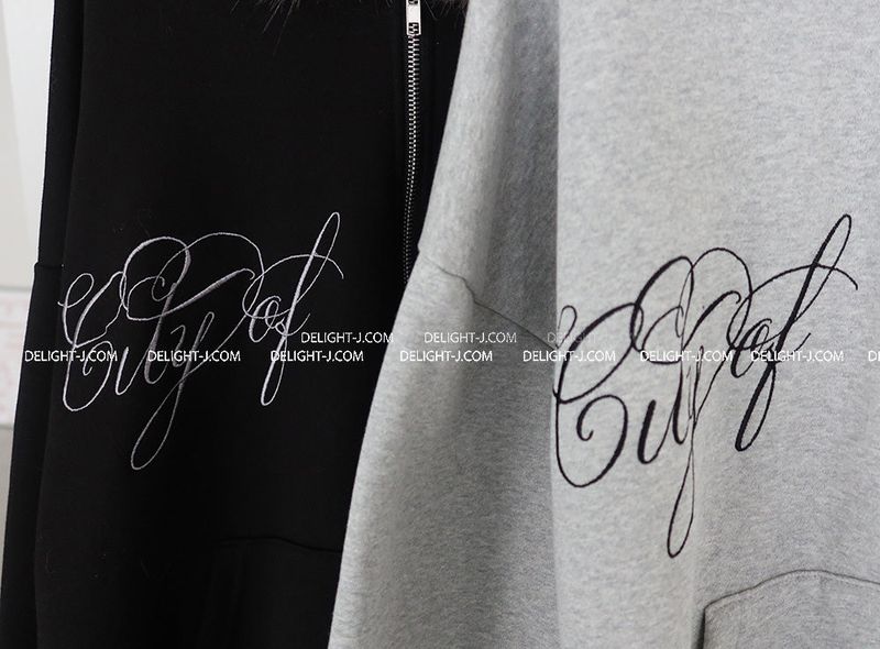 AKI lettering hoodie zip-up