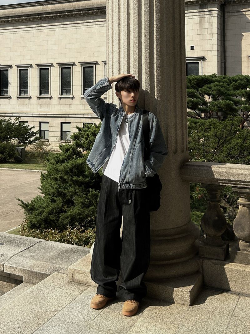 DEVIVE DEEP ONE TUCK WIDE DENIM
