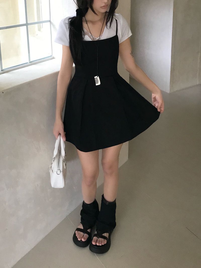 Shasha Deep V Collar Lace Short Sleeve Tee