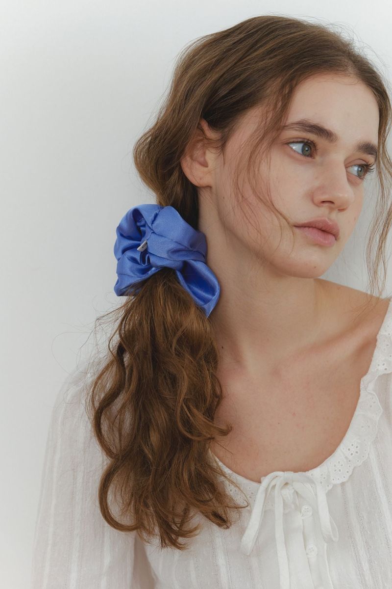 dungeureon（ドゥングロン）の「Our Scrunchie (Blue) - Big (8 color) (2 set)（Hair Accessories）」