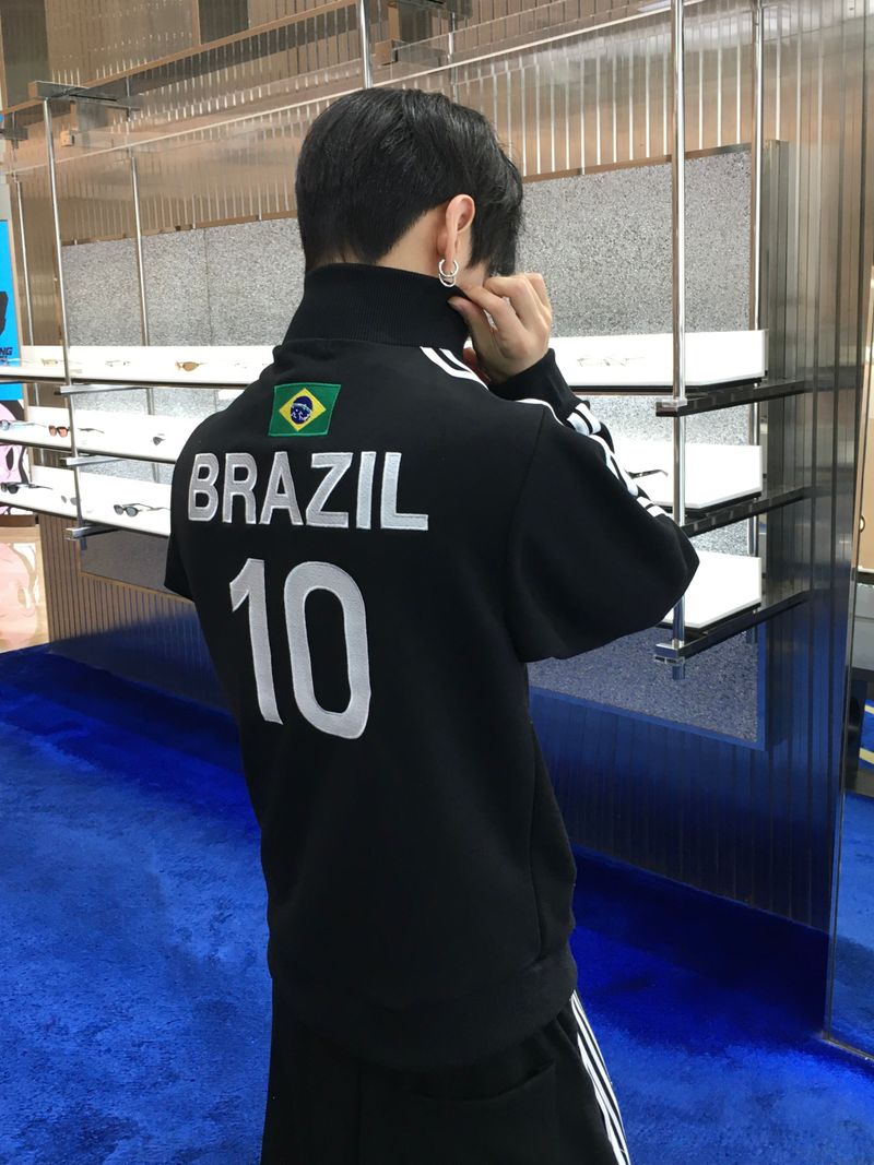 DISCERNMENT(ディサーンメント)の「ノエアブラジルトラックラインジップアップ 3C(トップス)」