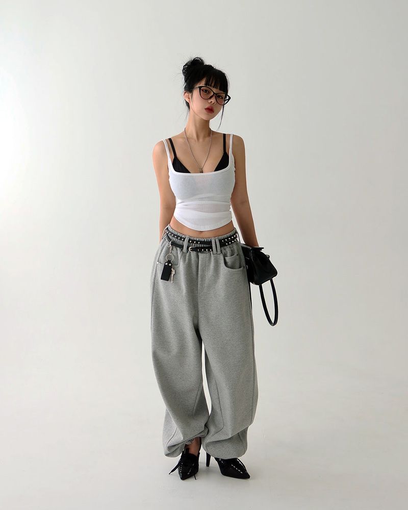 a two-line cross stud belt