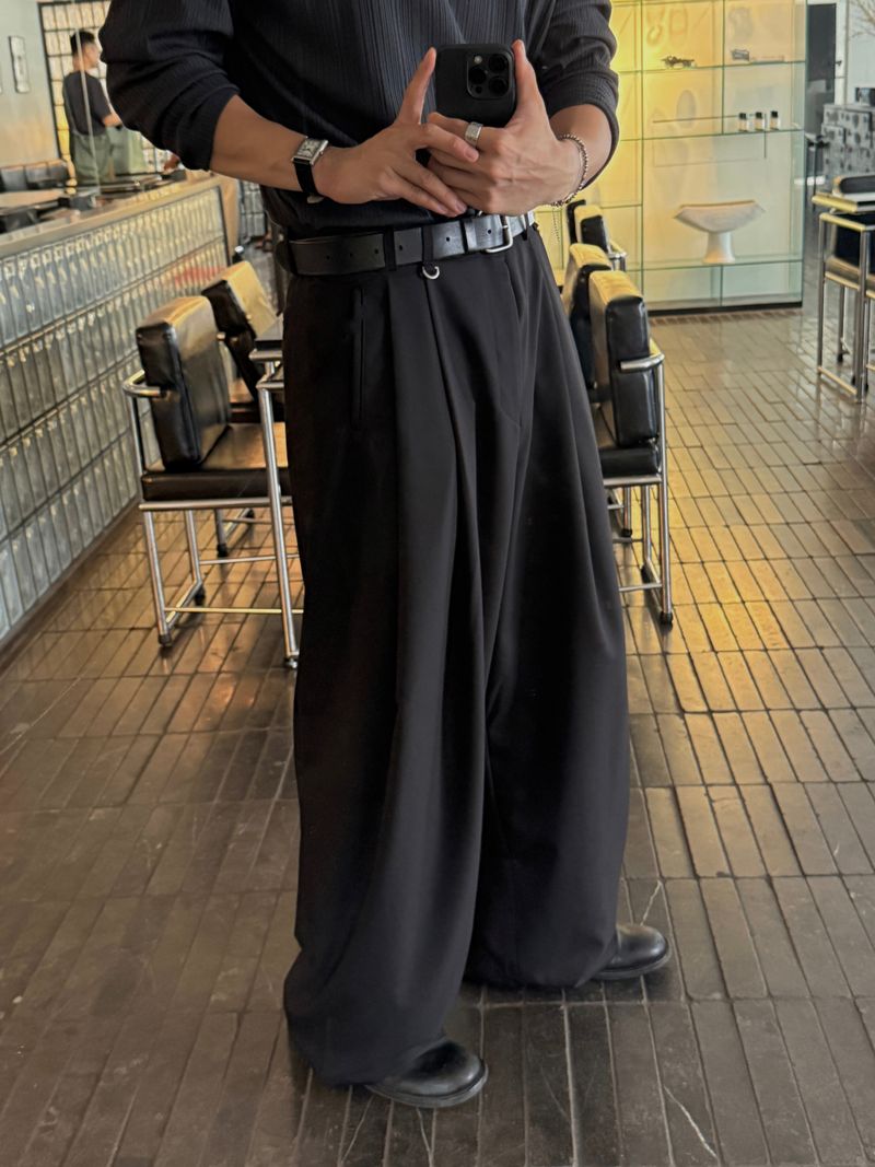 Mona two-tuck wide D-ring slacks