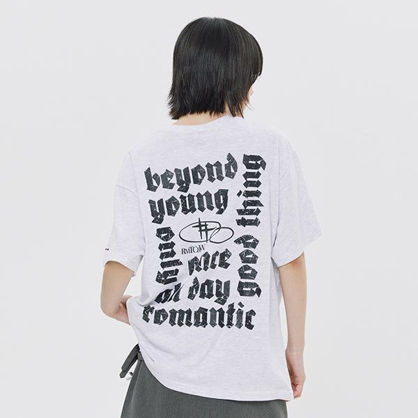 ROMANTIC CROWN(ロマンティッククラウン)の「BEYOND YOUNG TEE SHIRT(Tops)」