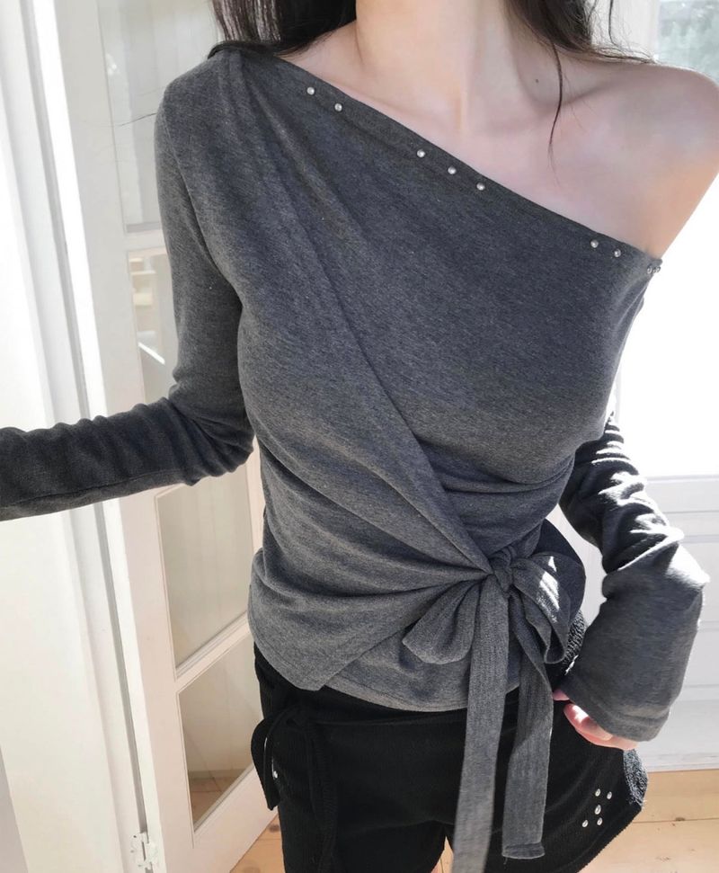 cloudemotion(クラウドエモーション)の「devolved unbalanced shoulder studs strap top(Tops)」
