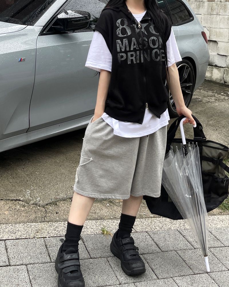 Star Patch Bermuda Pants
