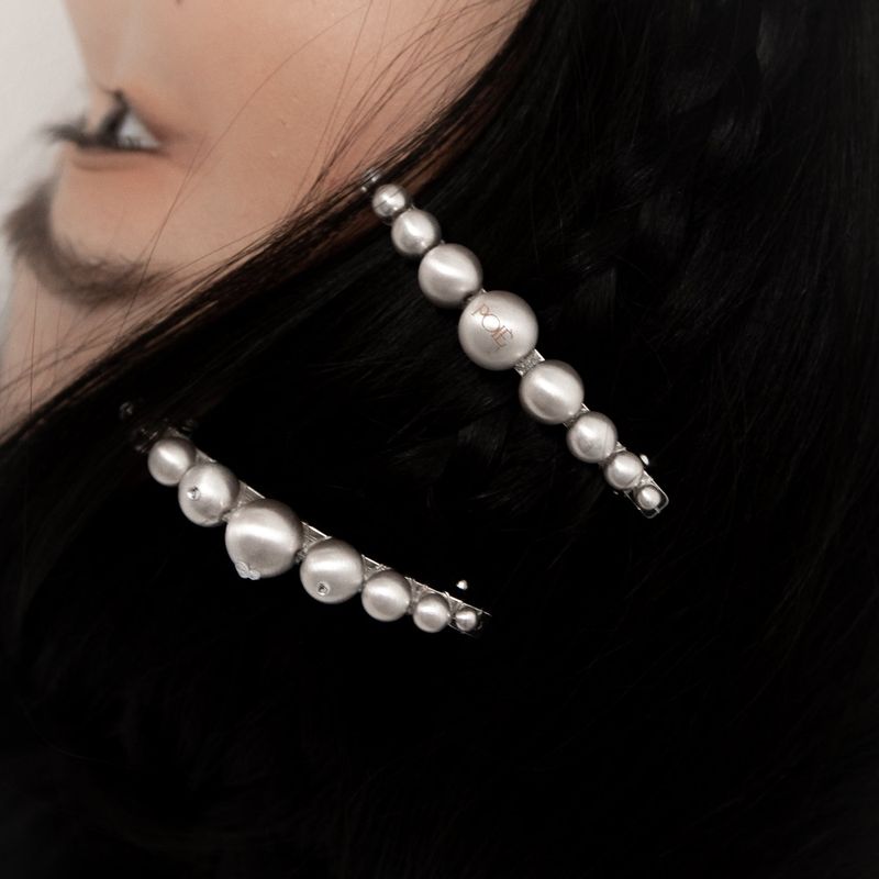 poie（ポイエ）の「シルバーボールヘアピン(2set) （ヘアアクセサリー）」