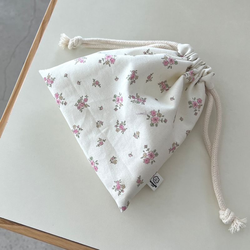 munggle market（ムングルマーケット）の「スプリングフラワーストリングポーチ（スマホグッズ/小物）」