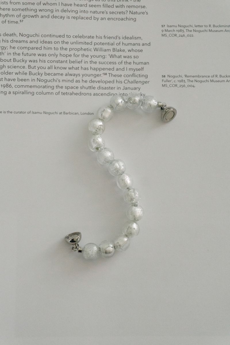 Metallic glass bracelet