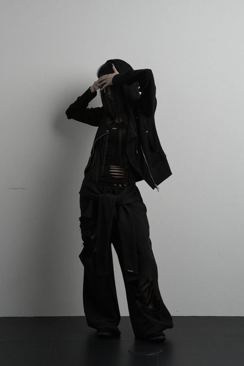 [label] hand-cut damage halterneck sleeveless (black)
