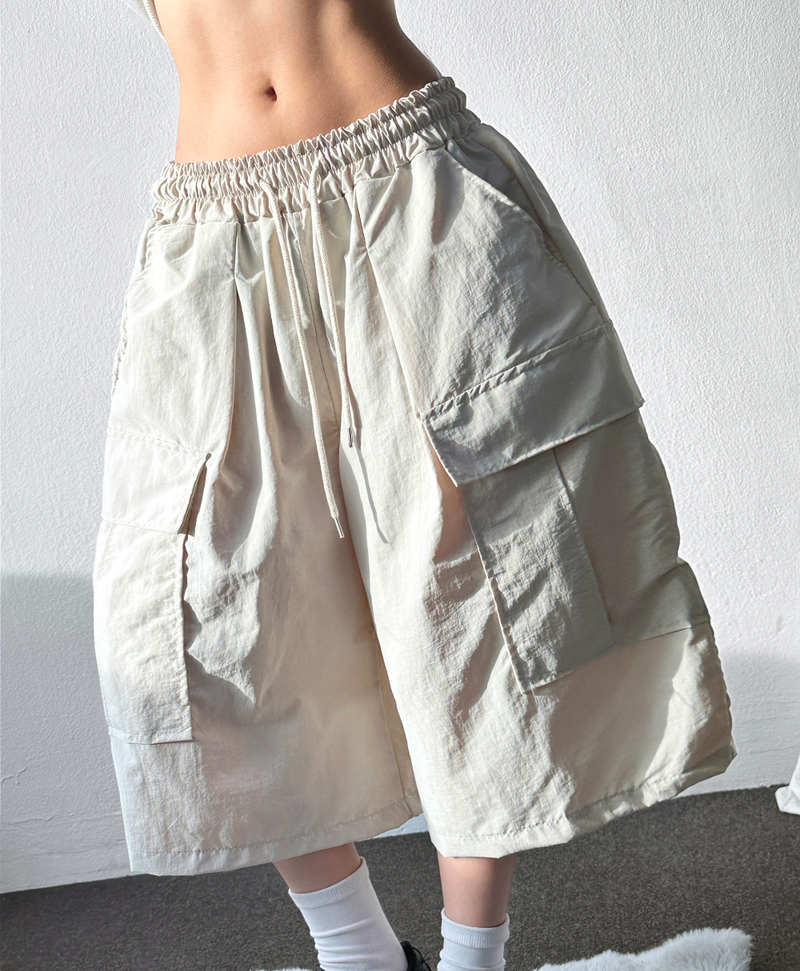 CCORTTI(コルッティ)の「Windy Nylon Rustling Cargo Bermuda 5 Color(Pants)」