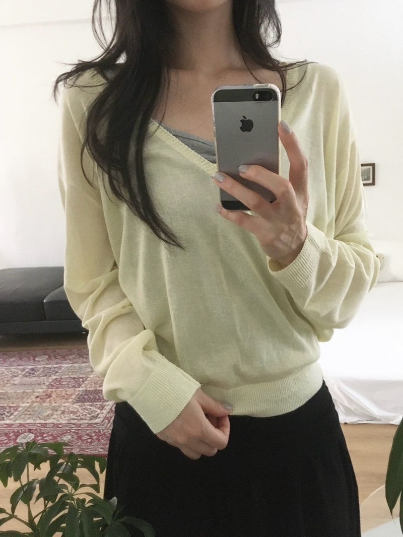 moroi（モロイ）の「Light Deep V NT（Tops）」