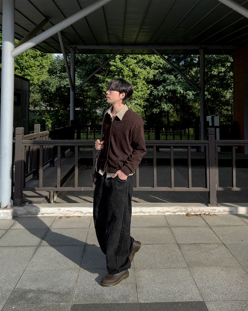 Orbit cut wide cotton pants