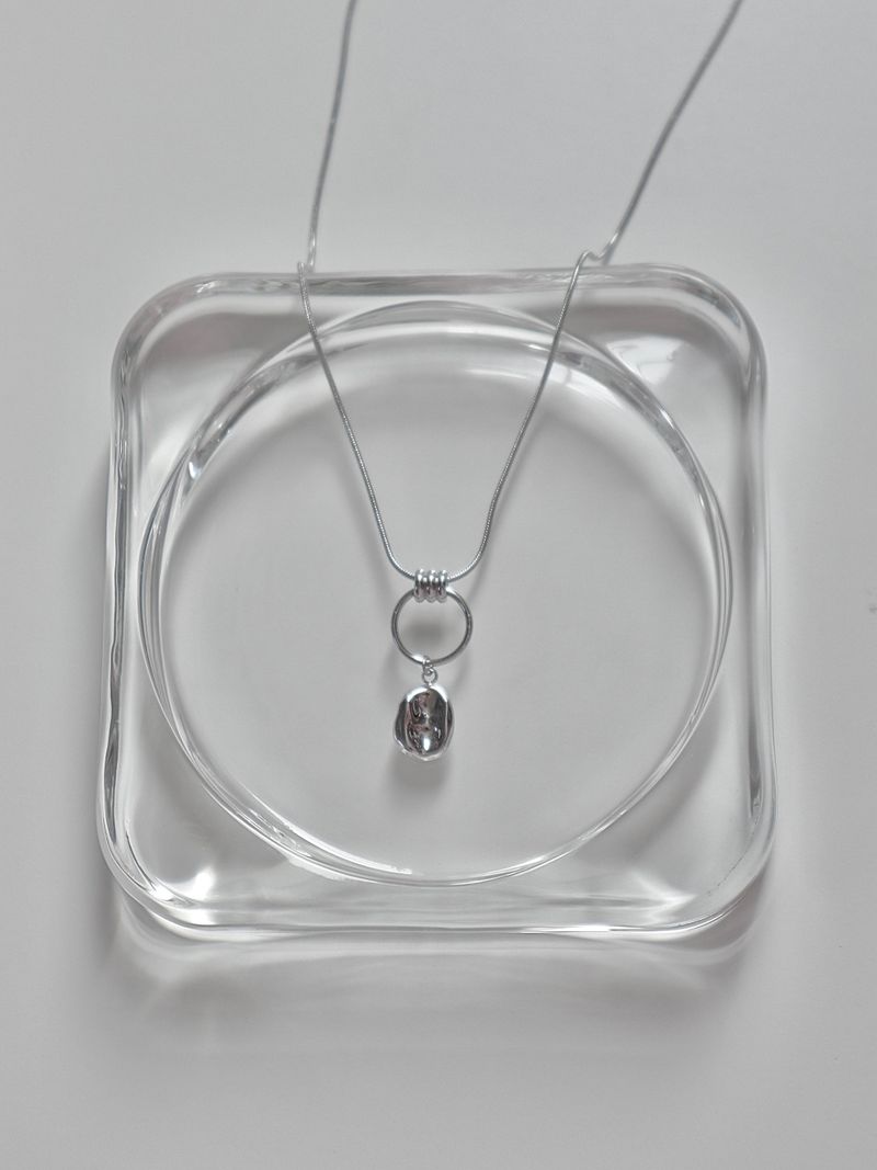 object ring point necklace