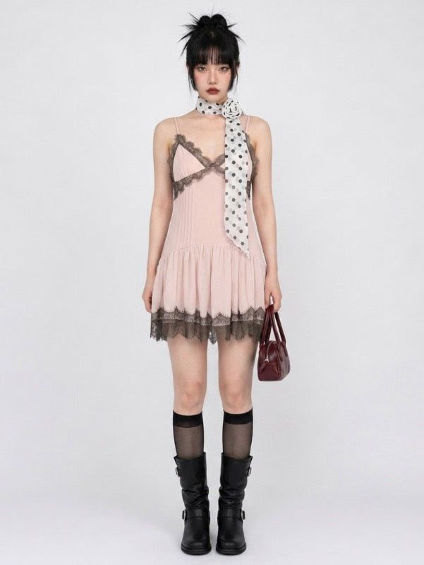 VIVIC（ビビク）の「PINKBOM BLUSH LACE MINI DRESS（Dresses）」