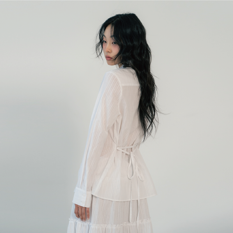 ZIZEMUSEUM（ジゼミュージアム）の「REGULAR FIT BELT SHIRTS (WHITE)（Tops）」