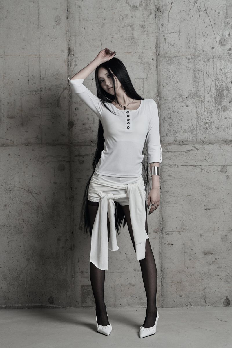 [label] metal button slim-fit half-sleeve top WHITE