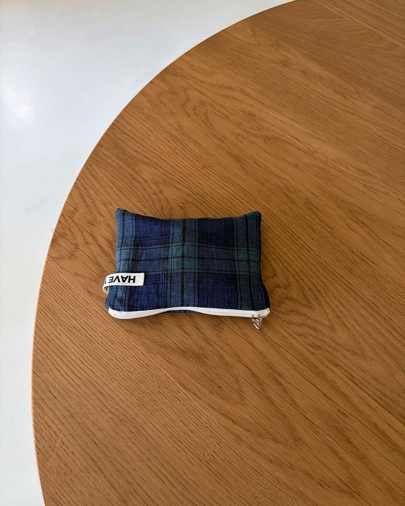 Linen check flat pouch - navy green , M size