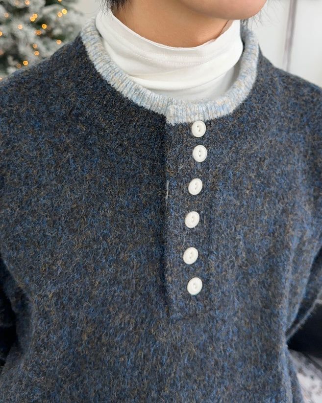 Rained color matching henley neck knit