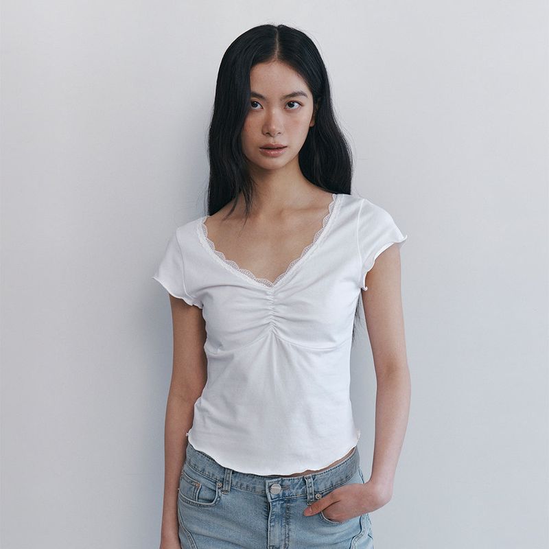 C V-NECK LACE SHIRRING TOP_WHITE
