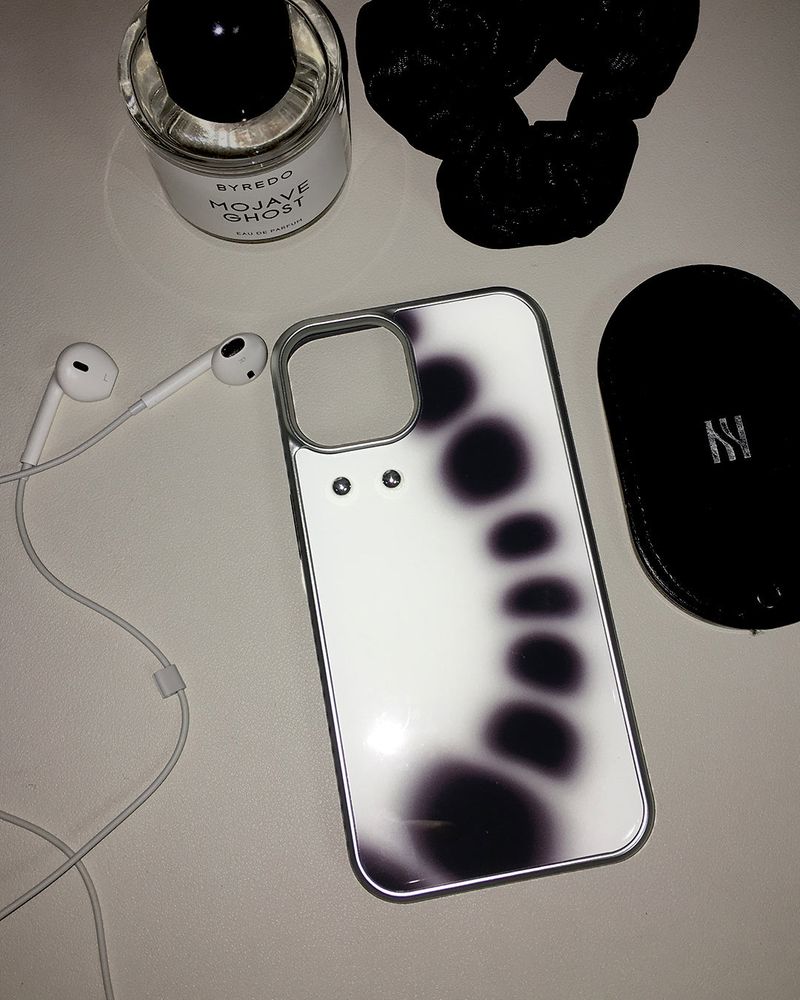 [MADE] Piercing phone case_White