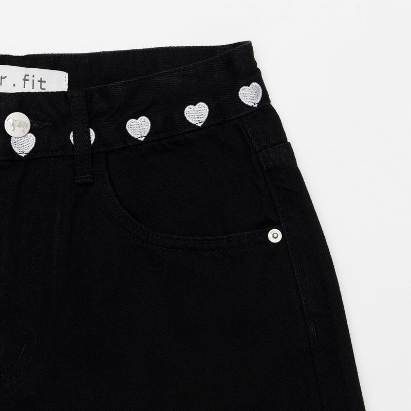 HEART EMBROIDERED BLACK DENIM SHORTS code 18206