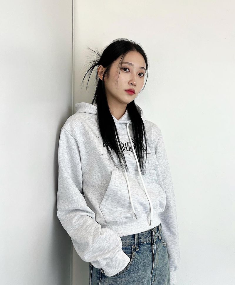 セミクロップスタックロゴフーディ