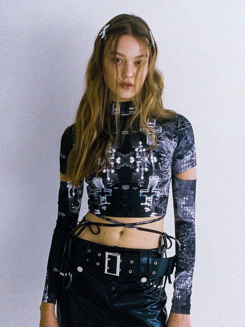 CLUT STUDIO(クラットスタジオ)の「0 5 neon cross cut out top(Tops)」