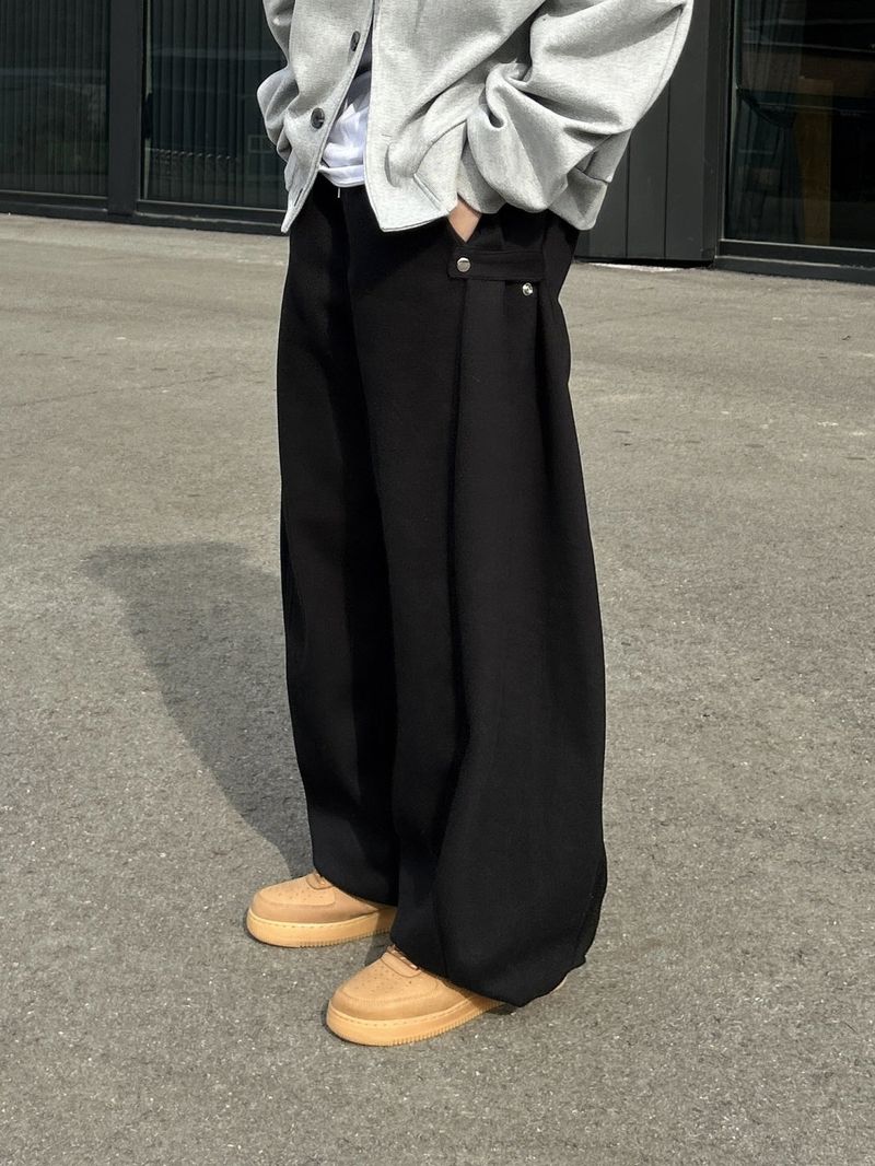 ONE SIDE SNAP BUTTON SWEAT PANTS