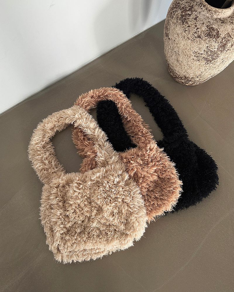 Bulberry Fluffy Shoulder Bag